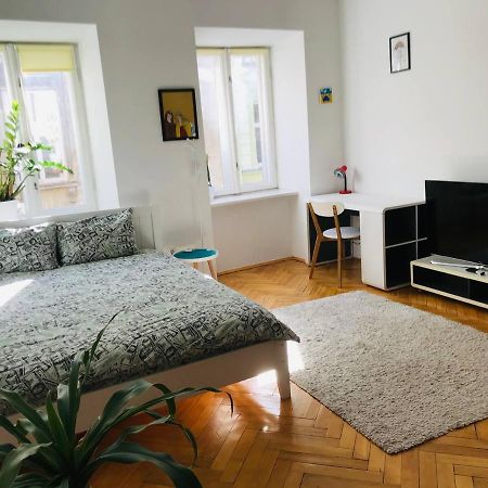 Berlin Apartment Лвив Екстериор снимка